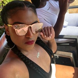 Meet your Posher, Laneshia